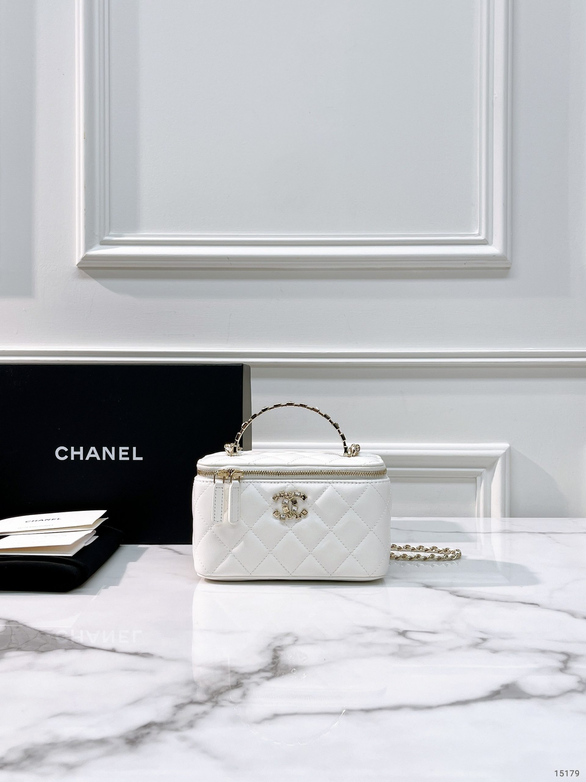 CHANEL 24P VANITY CASE WITH HANDLE - AHLi - Melbourne Second-Hand